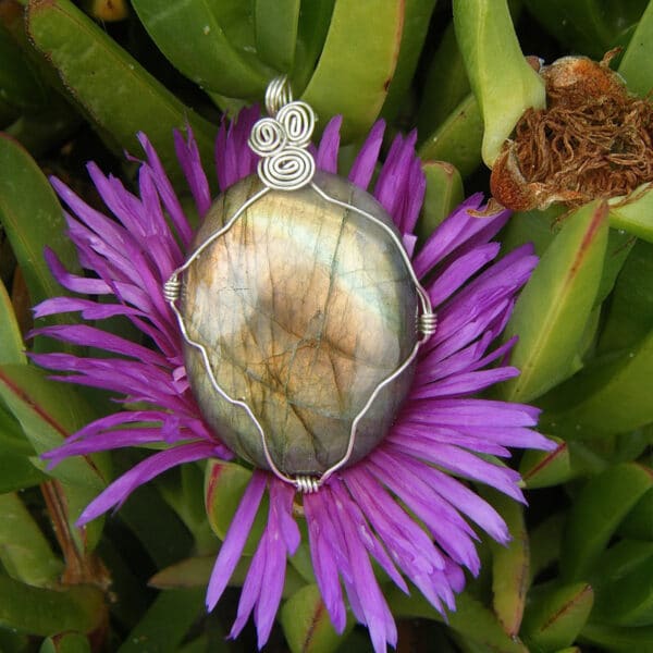 Pendants - Image 5